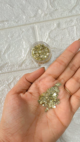 Glass chips